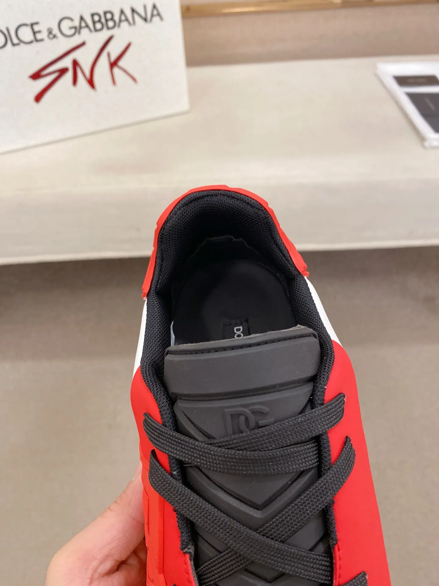 Men's shoes 💰: 660💰 (top quality) The latest sports style DG hot model recommendation, 👉 first launch of men's shoes 😻 I am really crazy about it, top design, impeccable comfort, absolute best-seller, imported cowhide upper, full cowhide lining🐂. Original replica, the latest cool outsole 💥👟Number of codes: 38-44 (45/custom-made, non-refundable)